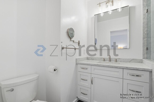 Building Photo - 1200 Opal St