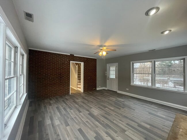 Building Photo - 1009 61st St