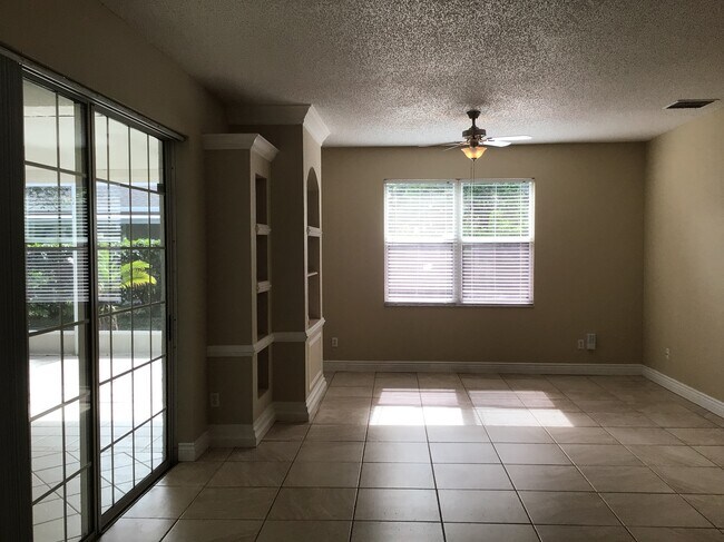 Building Photo - 1006 Drift Creek Cove