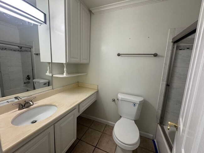 Building Photo - 5784 Brandywine Ct