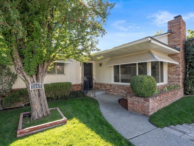 Building Photo - Perfect Remodeled Home in the Heart of Reno
