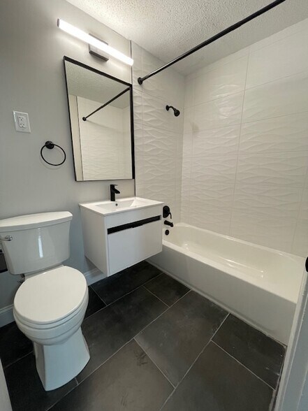 Building Photo - 328 Park Ave