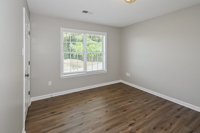 Building Photo - 6044 Kingsview Cove