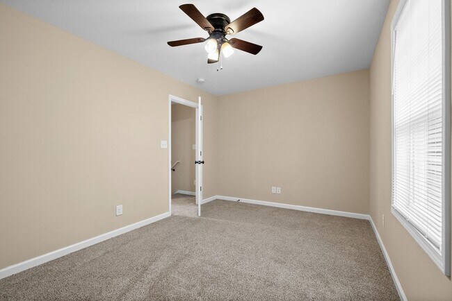 Building Photo - 622 Appleton Dr