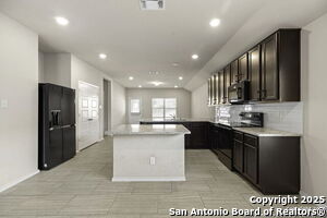 Building Photo - 161 Sambar Main
