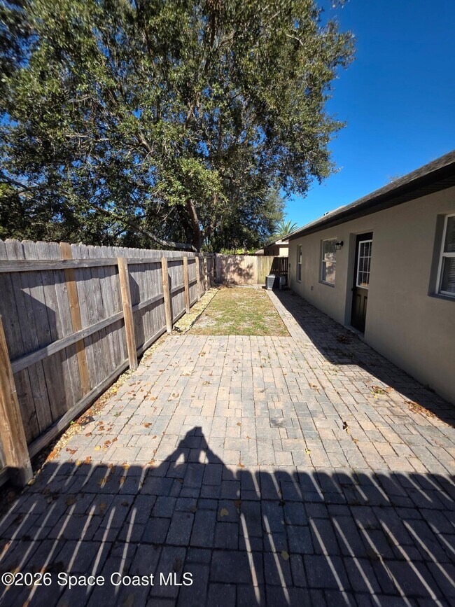 Building Photo - 5626 Andrea St