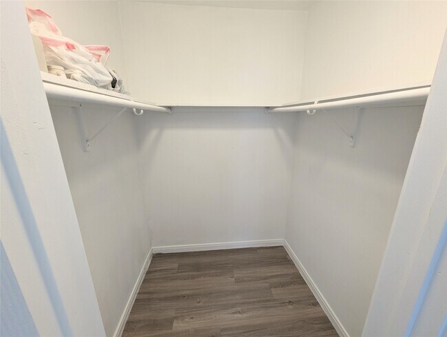 Primary Photo - 2911 Huckleberry Ln