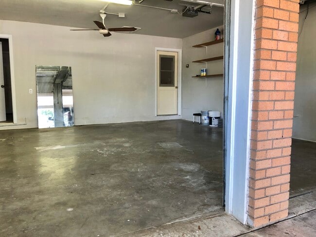 Building Photo - 11803 Oak Haven Rd