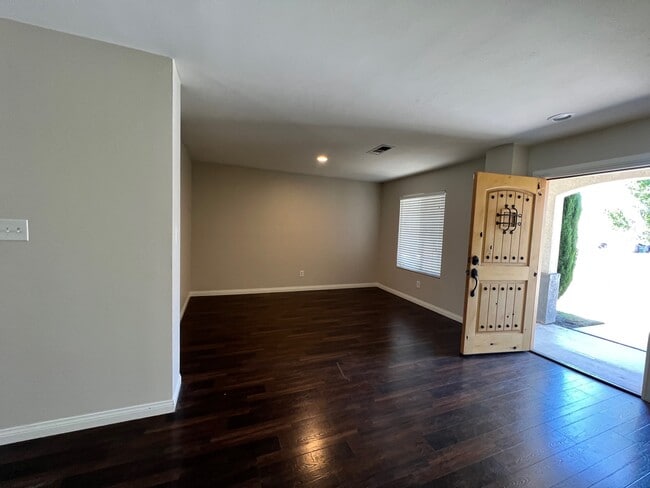 Building Photo - 4747 Shadow Stone St