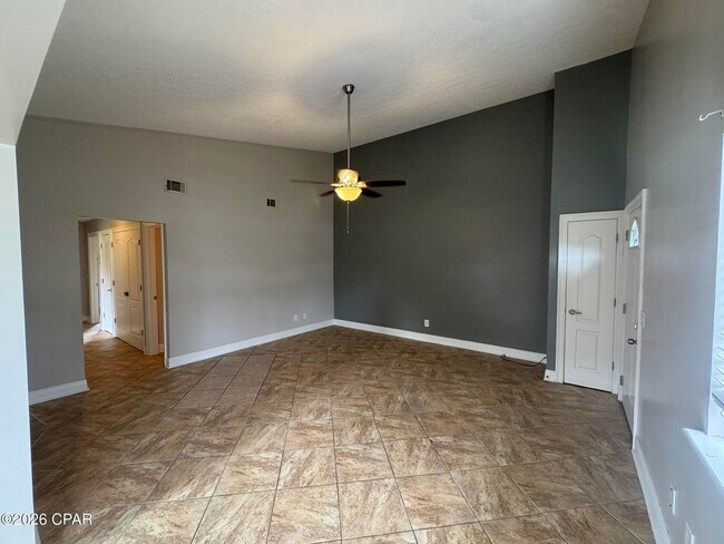 Building Photo - 116 Christie Ln