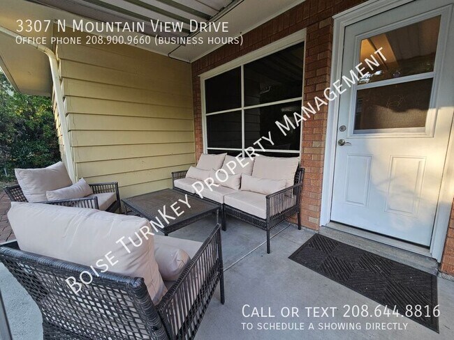Building Photo - 3307 N Mountain View Dr