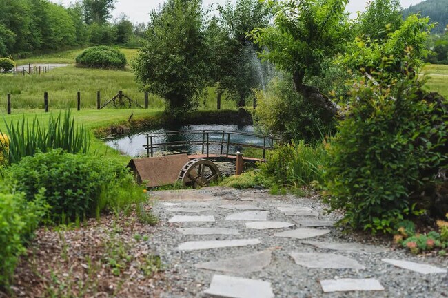 Building Photo - 7755 Cully Ln