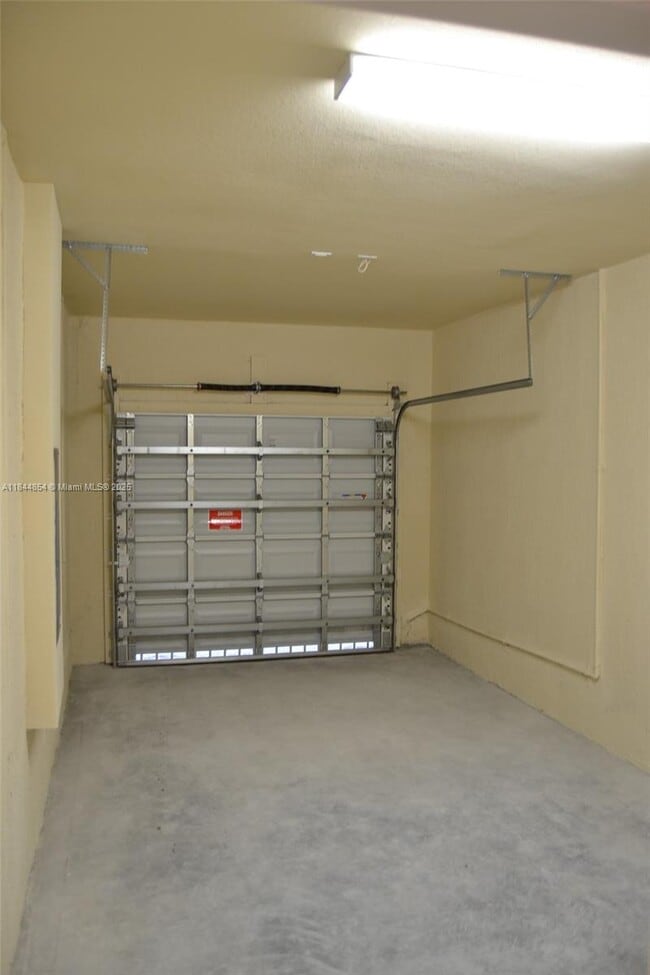 Building Photo - 9321 SW 171st Ct