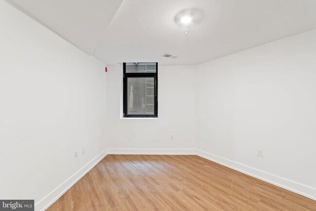 Building Photo - 1519 Ridge Ave