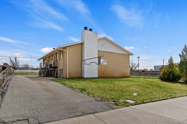 Building Photo - 5858 S 2000 W