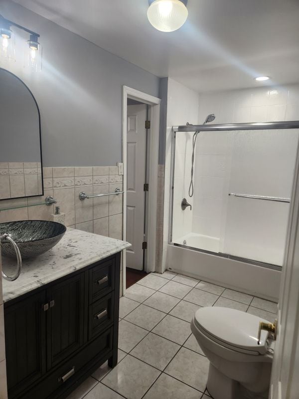 Building Photo - 404 Rosehill Pl