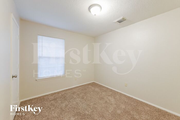 Building Photo - 6113 Elton Knolls St