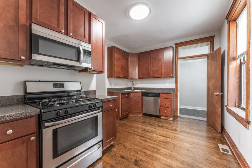 Building Photo - 3620 W Grace St