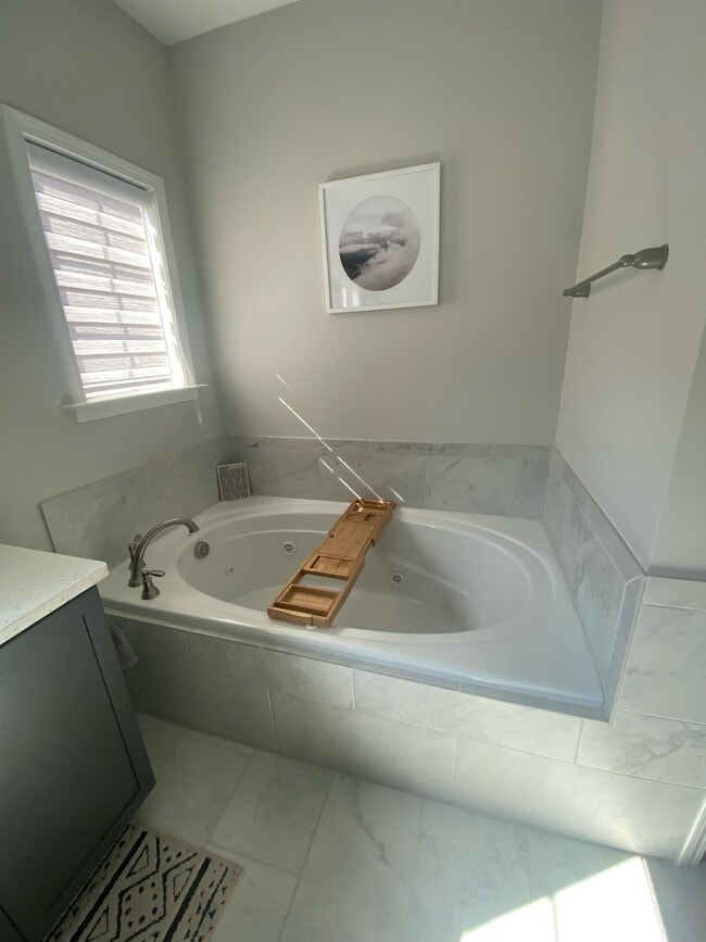 Building Photo - 9183 Helena Dr