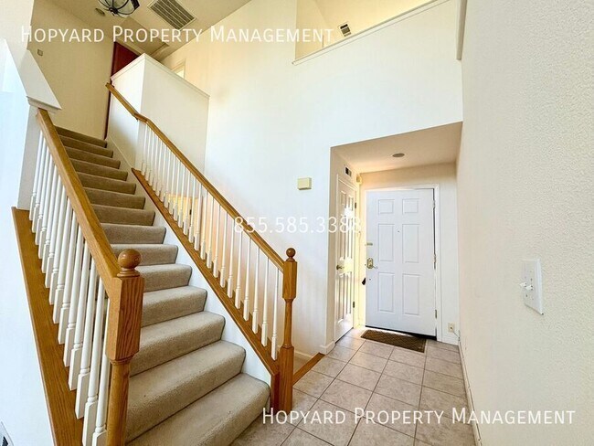 Building Photo - Milpitas Gem - Available for Immediate Mov...