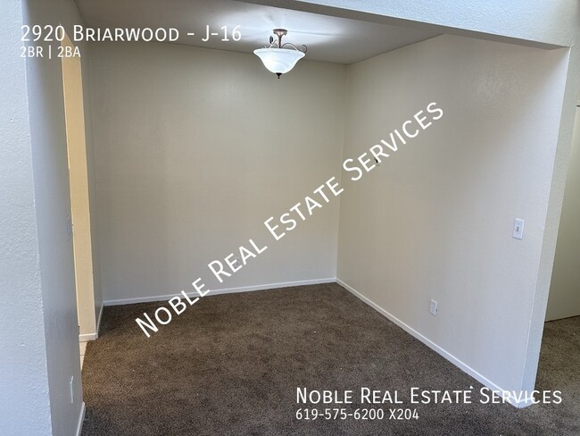 Building Photo - 2920 Briarwood-J-16