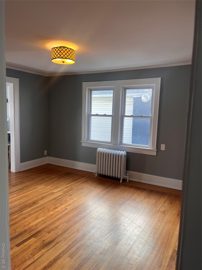 Building Photo - 18 Boone St