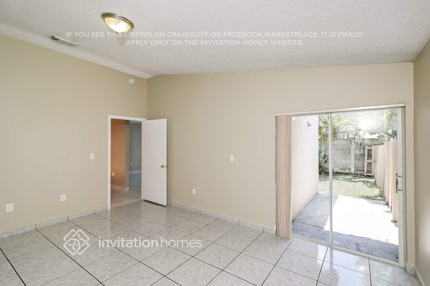 Building Photo - 14936 SW 39th St