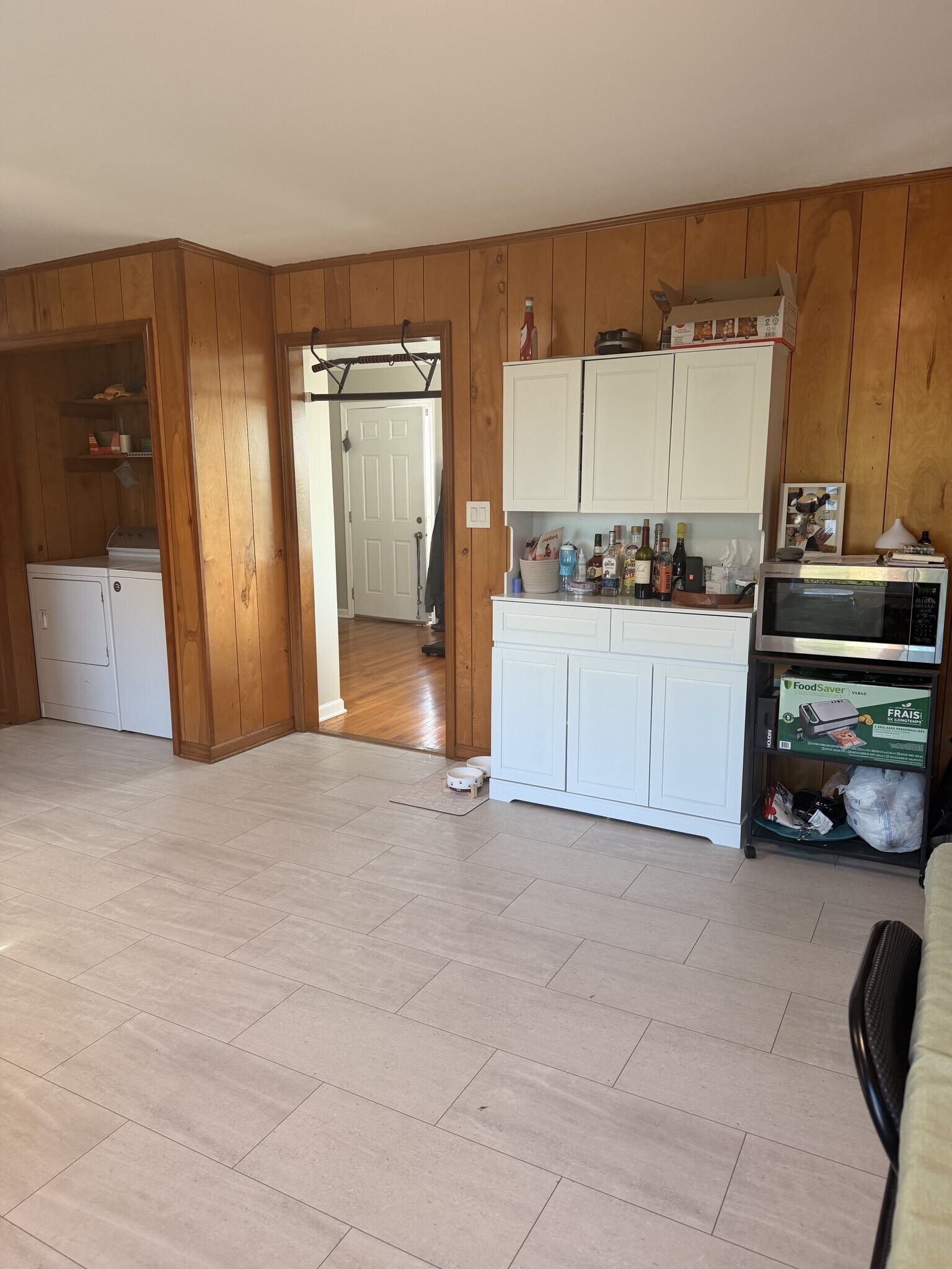 Building Photo - 682 Tower Hill Rd