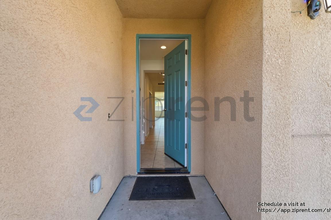 Building Photo - 4607 N Casey Ave