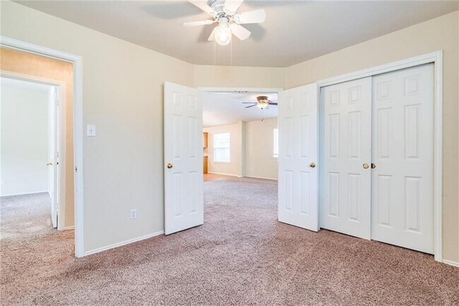 Building Photo - 1307 Dillon Lake Bend