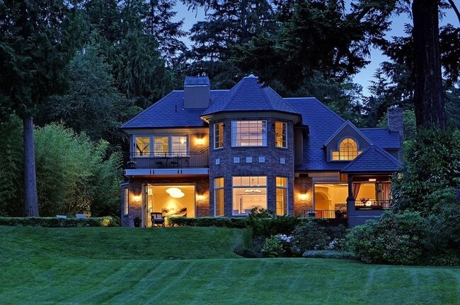 Building Photo - Waterfront Comfort with Timeless Style ava...