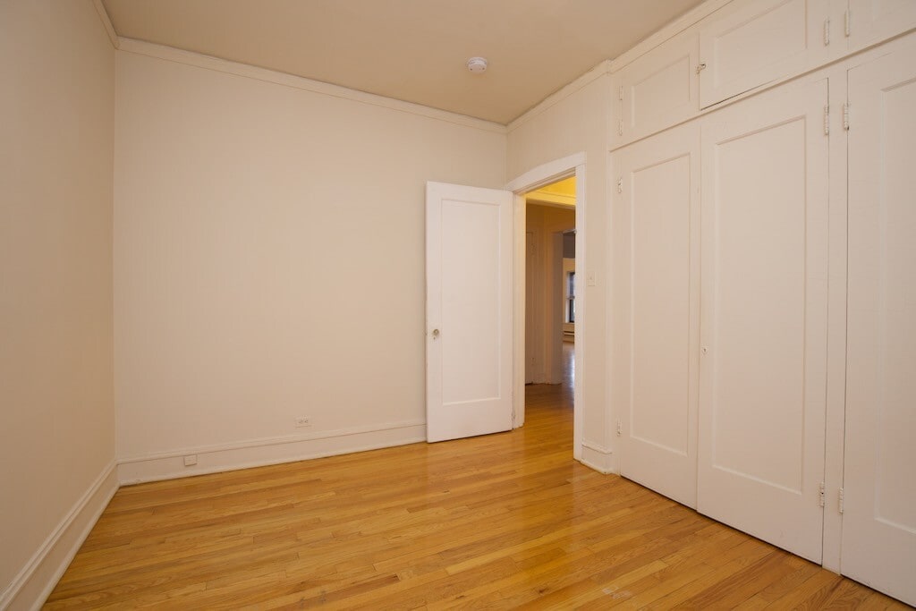 Building Photo - 1238 Oak Ave