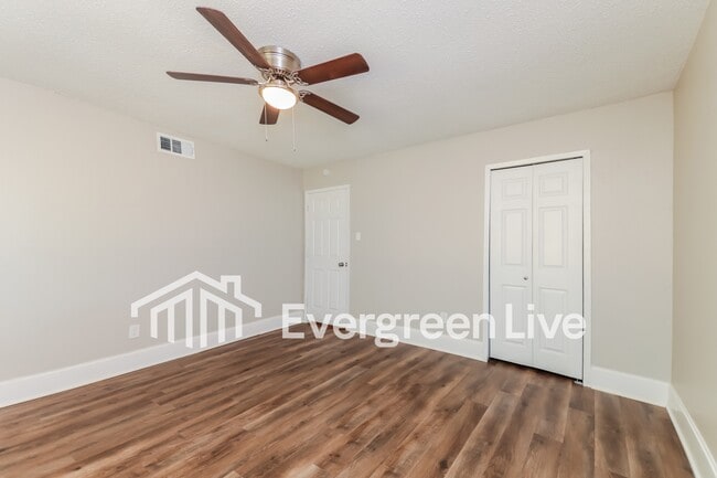 Building Photo - 1225 Bard Dr