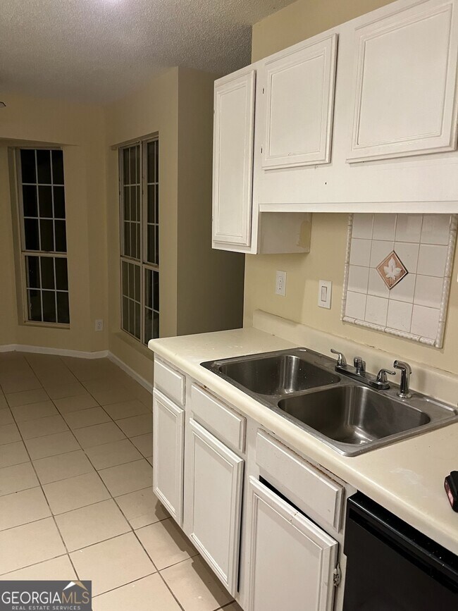 Building Photo - 713 Kilkenny Cir