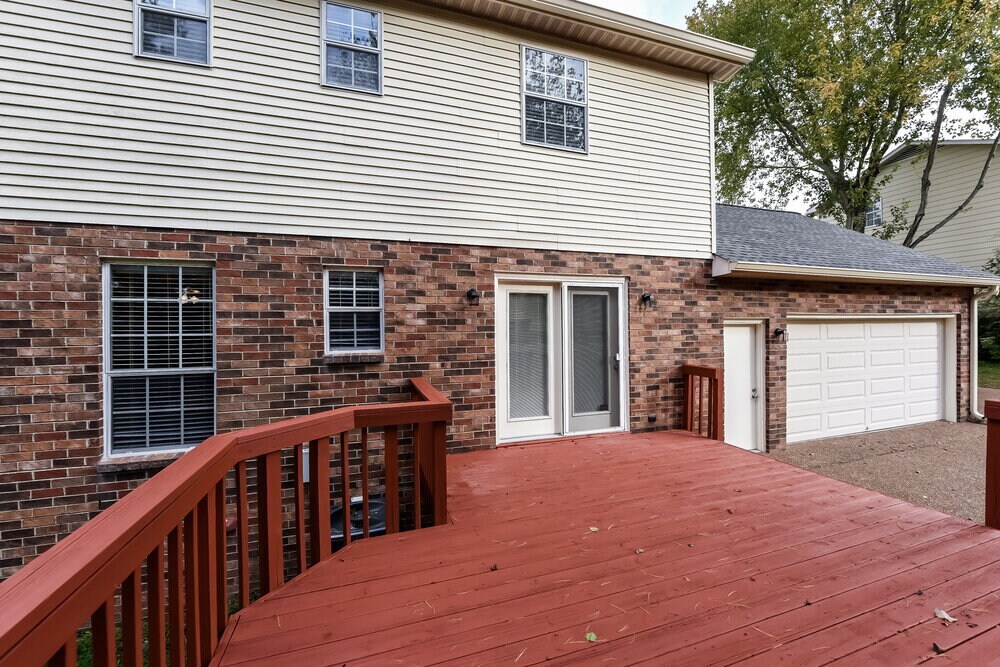 Building Photo - 5105 Roxborough Dr
