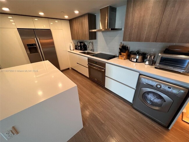 Building Photo - 1025-1092 92nd St