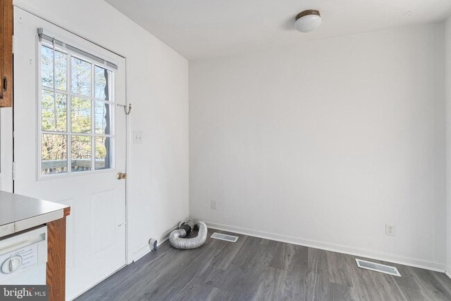 Building Photo - 2118 Kaiser Dr