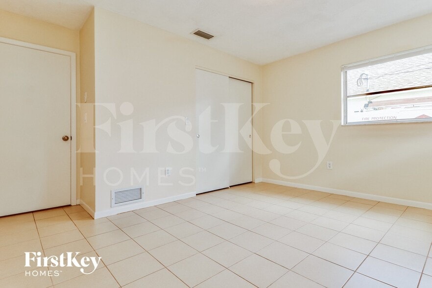 Building Photo - 6910 297th Ave N