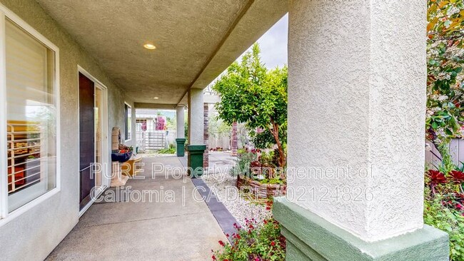 Building Photo - 121 Porterfield Creek Dr