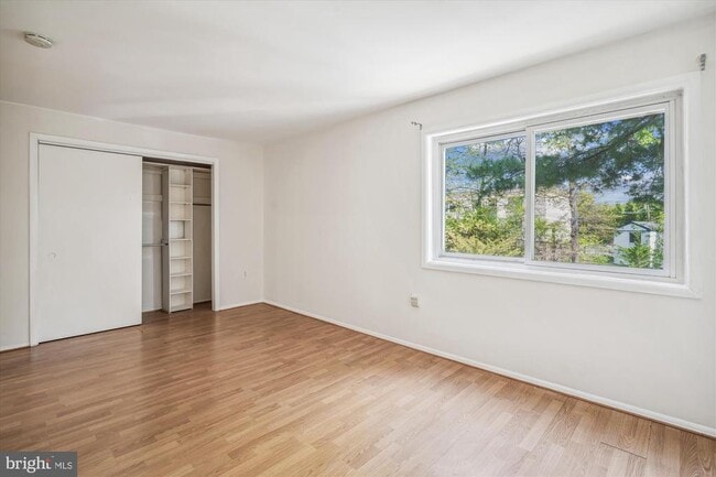 Building Photo - 9274 Adelphi Rd