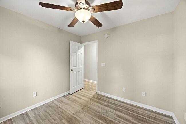 Building Photo - Comfortable 3BR Ranch with 2-Car Garage in Northwoods Pointe