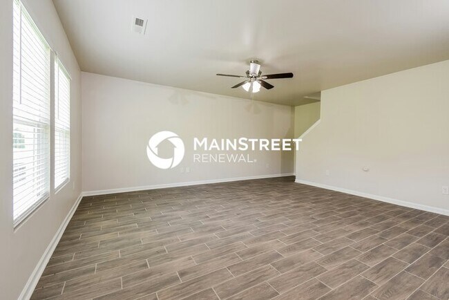 Building Photo - 4 Bedroom Pet-Friendly Home in Greensboro, NC with Main Street Renewal