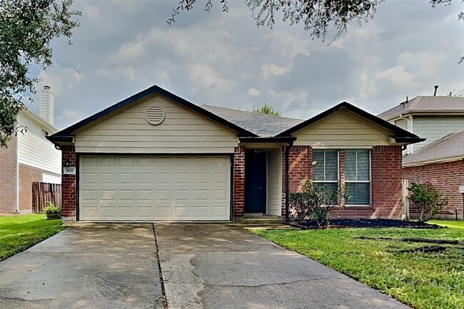 Primary Photo - 2039 Greencrest Dr
