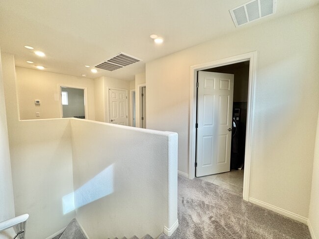 Building Photo - 9227 S Park St