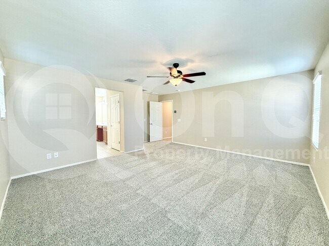 Building Photo - 1147 S Sawyer