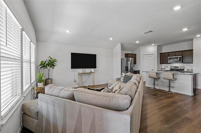 Building Photo - 3000 Buttonbush Dr