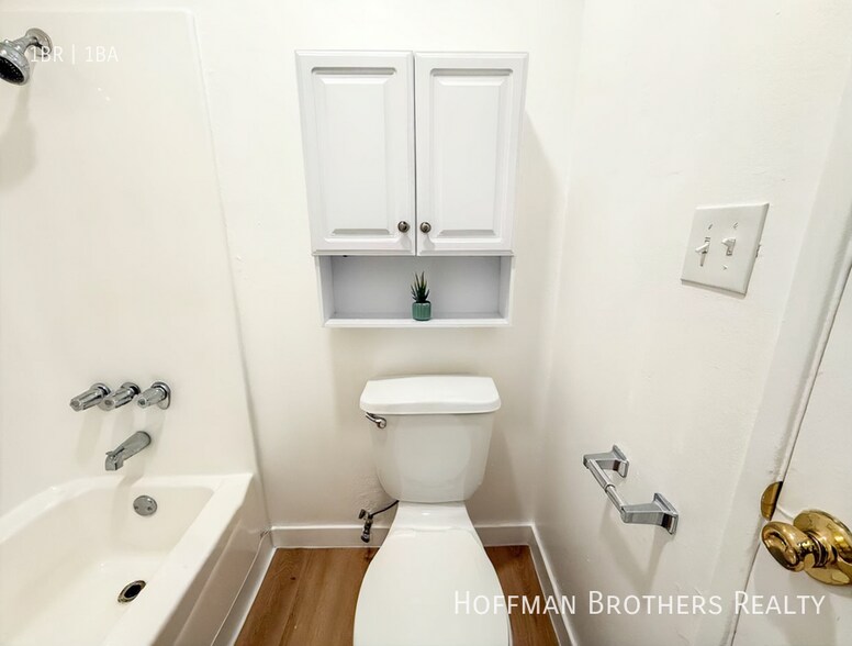 Building Photo - 5461 Kester Ave
