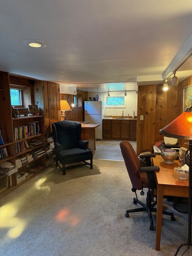 Building Photo - Quiet 1-Bedroom Garden-Level Apartment near CU