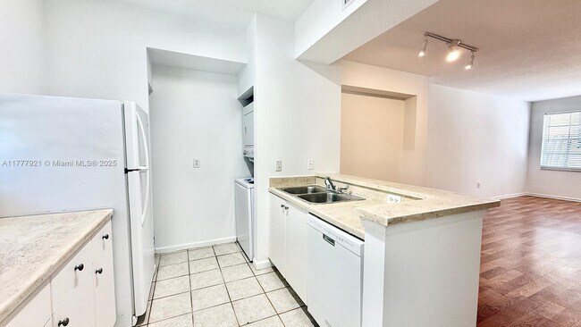 Building Photo - 4850 Chancellor Dr