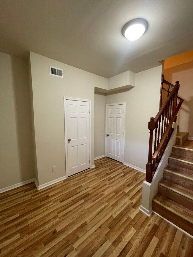 Building Photo - 9413 Bustleton Ave